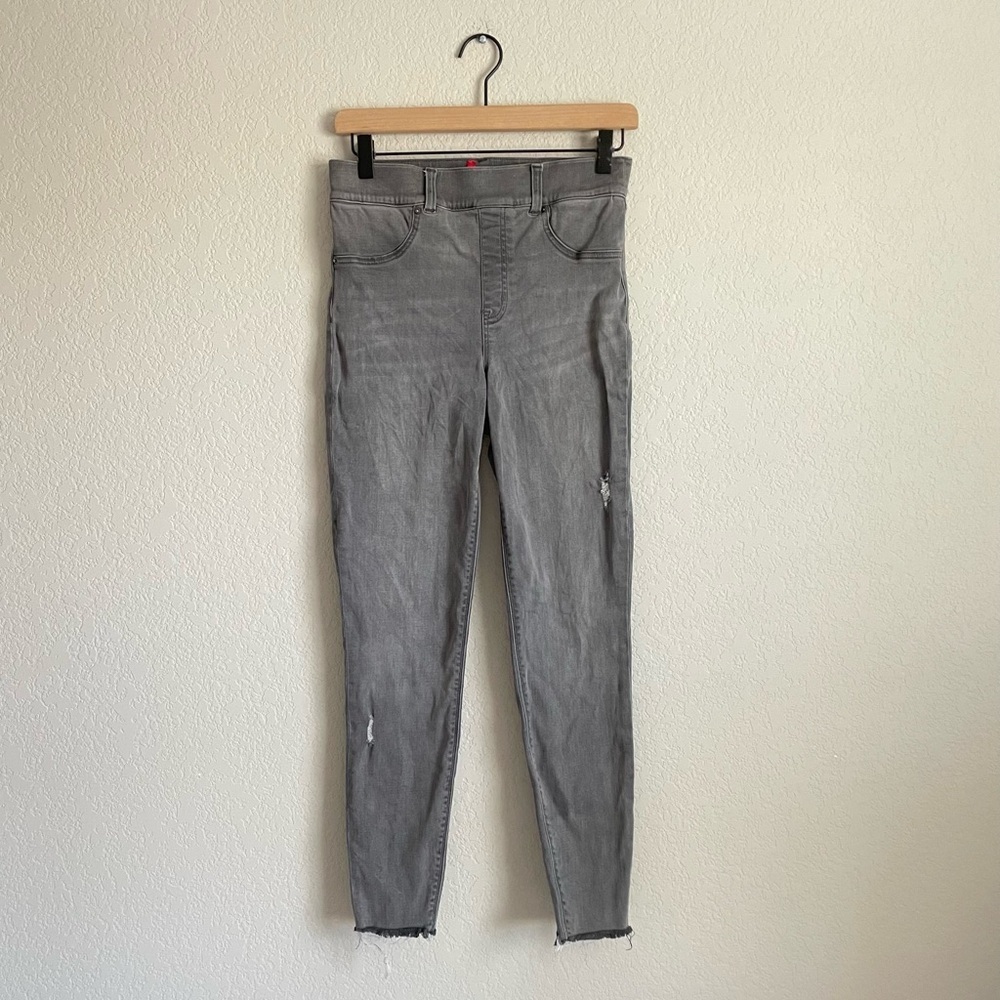 Spanx Jean ish Leggings Womens Medium Gray Pull On Shaping Stretch Denim Raw Hem